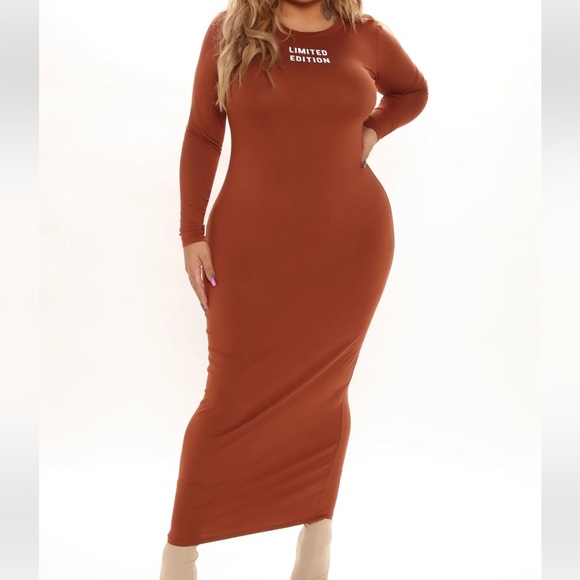 Fashion Nova “Limited Edition” Maxi - Picture 1 of 7
